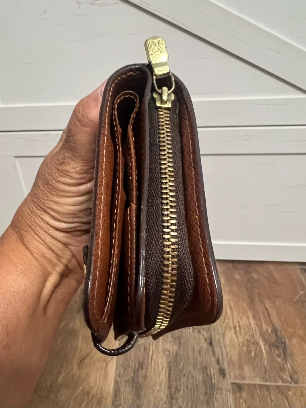 Louis Vuitton Monogram Compact Bifold Wallet - Excellent Condition